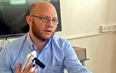 Detecting Cancer [Photo by Diario de Yucatan http://diario.mx/Nacional/2015-08-19_befdb299/contribuye-mexicano-en-el-desarrollo-de-detector-de-cancer/]