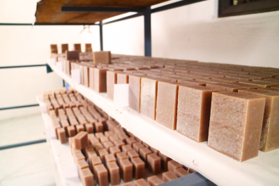 Bars cure for 30 days at Neem del Mayab.